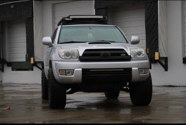 2003 4 RUNNER V8 4.6 L LIFTED - cars & trucks - by owner - vehicle... for sale in Snoqualmie, WA – photo 2