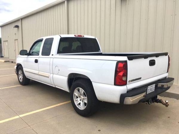 2006 Chevy Silverado // RUST FREE // NEW TIRES // LOW MILES for sale in Clearwater, KS – photo 5