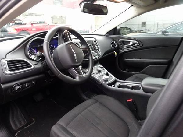 2016 Chrysler 200 Limited Granite Crystal Metallic Clearcoat for sale in Cedar Falls, IA – photo 3