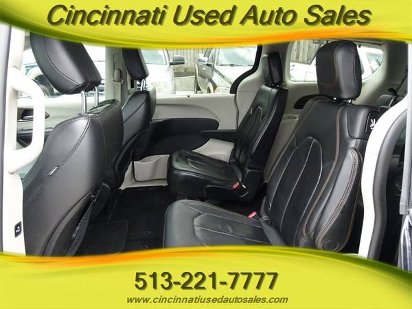 2017 Chrysler Pacifica Touring-L 3 6L V6 FWD - - by for sale in Cincinnati, OH – photo 18