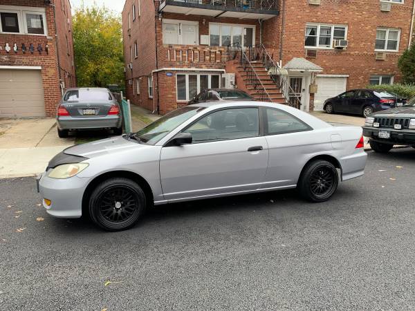 2004 Honda Civic coupe vp 5 speed manual stick shift - cars & trucks... for sale in Brooklyn, NY – photo 2