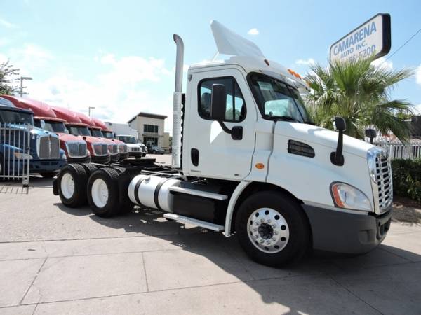 2011 FREIGHTLINER CASCADIA DAYCAB DD13 with for sale in Grand Prairie, TX