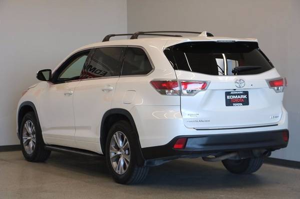 2015 Toyota Highlander LE Plus hatchback White - - by for sale in Nampa, ID – photo 7