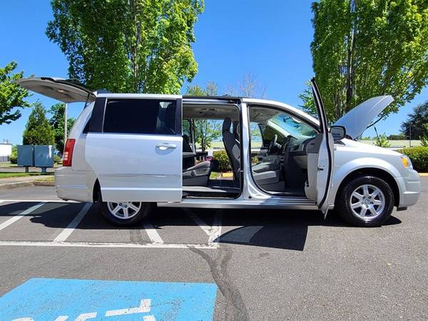 2010 Chrysler Town & Country Touring Minivan/7-passenger/90k MLS for sale in Portland, OR – photo 23