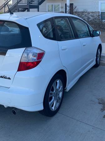 White Honda Fit 2009 - cars & trucks - by owner - vehicle automotive... for sale in Lubbock, TX – photo 4