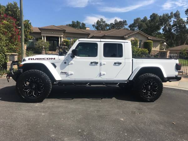 2021 Jeep Gladiator Professionally Custom Built - cars & trucks - by... for sale in Long Beach, CA – photo 2