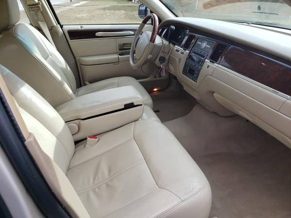 Lincoln Town Car for sale in Richmond, IN – photo 5
