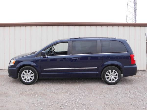 2014 Chrysler Town Country Touring - - by dealer for sale in Wilmington, OH – photo 3