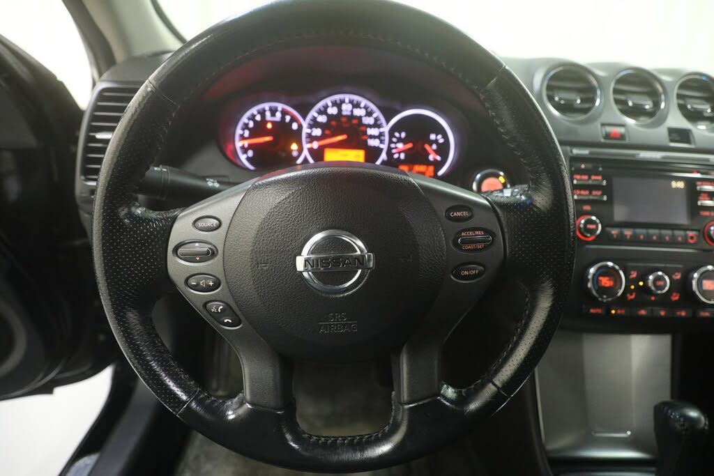 2013 Nissan Altima Coupe 2.5 S for sale in New Richmond, WI – photo 9