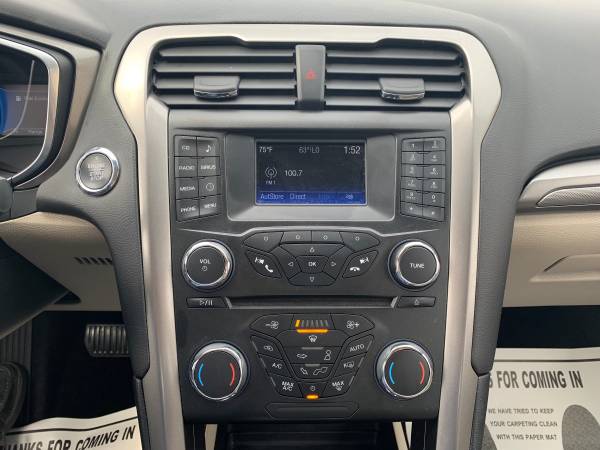 2017 Ford Fusion SE Hybrid BackUp Camera Push Button Start Engine for sale in Jeffersonville, KY – photo 14