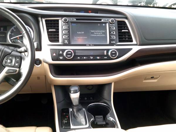 2015 Toyota Highlander - - by dealer - vehicle for sale in TROY, OH – photo 12