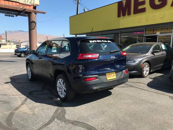 2014 Jeep Cherokee Sport 4dr SUV -ALL CREDIT WELCOME!! - cars &... for sale in Wenatchee, WA – photo 6