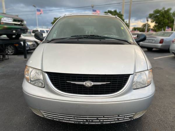 2001 Chrysler Town & Country Mini Van 3rd Row Leather Loaded for sale in Pompano Beach, FL – photo 7