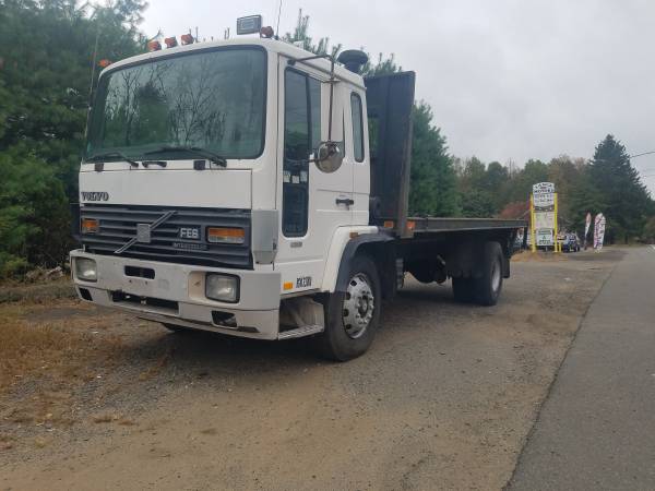 1987 Volvo fe6 only 115,000 miles power liftgate for sale in Monroe Township, NJ