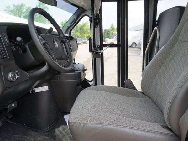 2010 Chevrolet Express Cutaway 3500 2dr 139 in. WB Cutaway Chassis w/ for sale in 48433, MI – photo 9