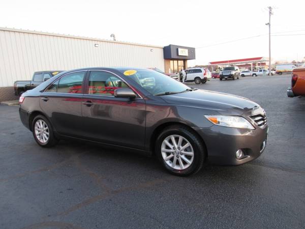 2011 Toyota Camry XLE - cars & trucks - by dealer - vehicle... for sale in Rockford, WI – photo 11