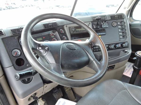 2012 FREIGHTLINER DAYCAB DD13 with for sale in Grand Prairie, TX – photo 21