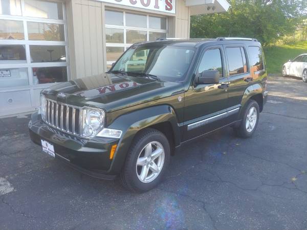2011 Jeep Liberty Limited 4WD**IMMACULATE** for sale in Madison, WI – photo 3