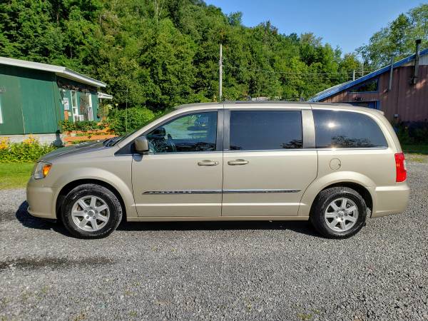 2012 Chrysler Town and Country Touring for sale in Whitesboro, NY – photo 4