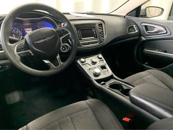 2015 Chrysler 200 Limited sedan Billet Silver Metallic Clearcoat -... for sale in Merrillville, IL – photo 18