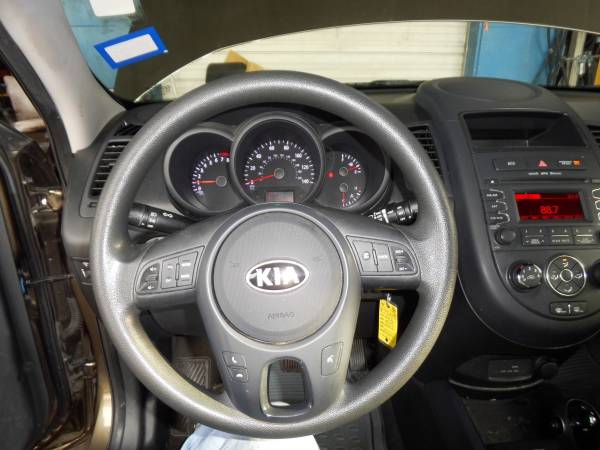 2013 KIA SOUL ! NEW TIRES ! - cars & trucks - by owner - vehicle... for sale in New Orleans, LA – photo 9