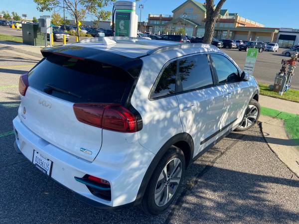 Free Commuting between Fargo and GF! 2022 Kia Niro EV EX Premium for sale in Fargo, ND – photo 6