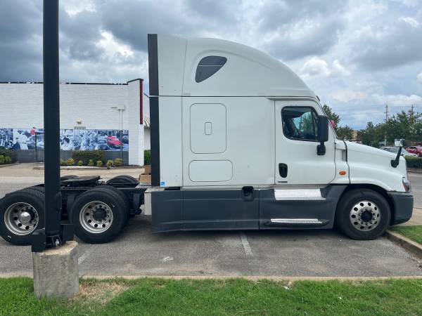 2016 Freightliner Cascadia for sale in Memphis, TN – photo 3