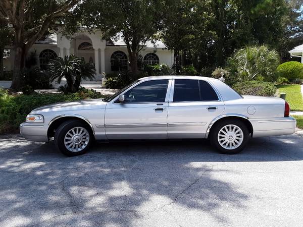 2008 Mercury Grand Marquis, 33,700 miles for sale in New Port Richey , FL