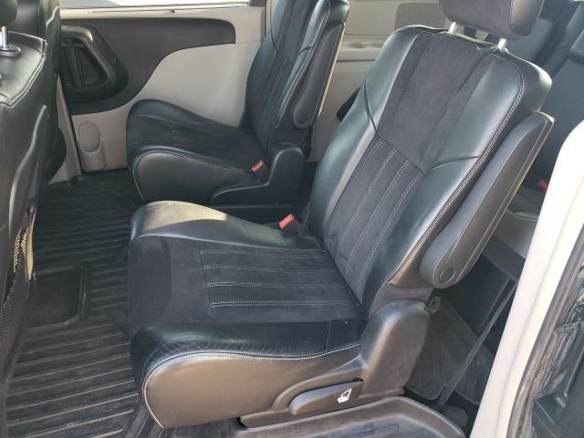 2016 Chrysler Town & Country Limited for sale in Holland , MI – photo 16