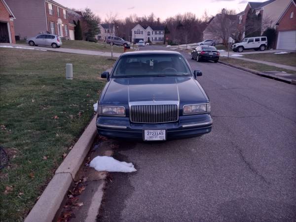 1997 Lincoln Town Car for sale in Suitland, District Of Columbia – photo 4