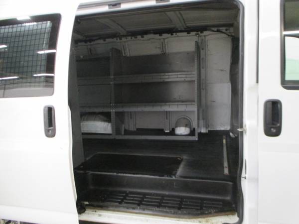 2007 GMC Savana 2500 Cargo Van for sale in Highland Park, IL – photo 16