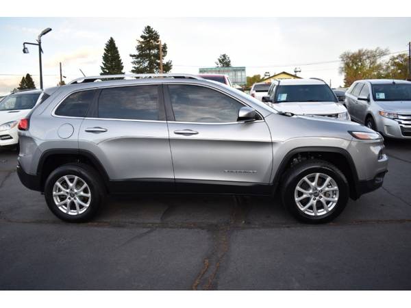 2015 Jeep Cherokee 4WD Latitude w/29K for sale in Bend, OR – photo 7