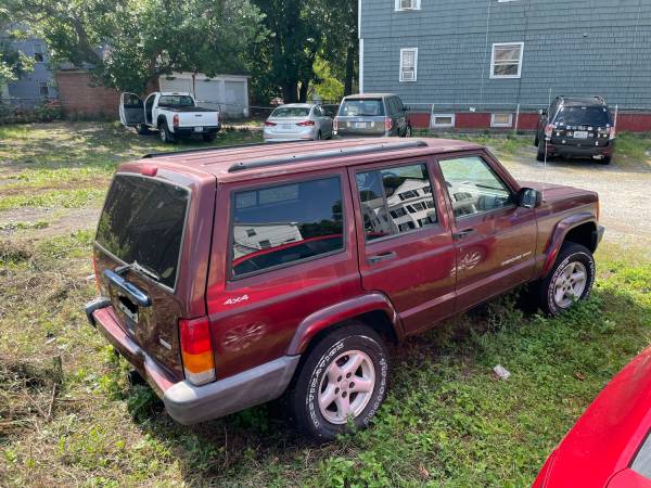 2000 Jeep Cherokee XJ 4 0L (not running) for sale in Providence, RI – photo 3