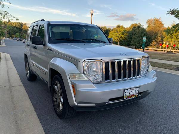 Jeep liberty 4x4 for sale in Waldorf, District Of Columbia
