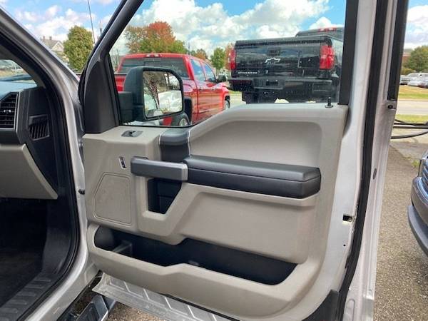 2017 Ford F150 XLT SuperCab 4WD-39k Miles-Like New-We finance here -... for sale in Lebanon, IN – photo 20