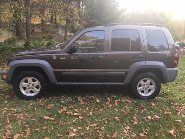 1 Owner 2005 Jeep Liberty Sport 4x4 In Great Shape for sale in Andover, NJ – photo 2