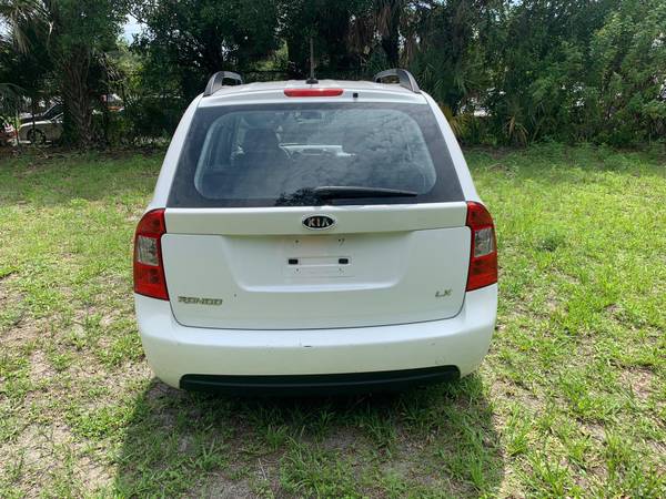 2009 KIA RONDO ONLY 108K ACTUAL MILES 4 CYLINDERS 2 OWNERS NO... for sale in Fort Myers, FL – photo 3