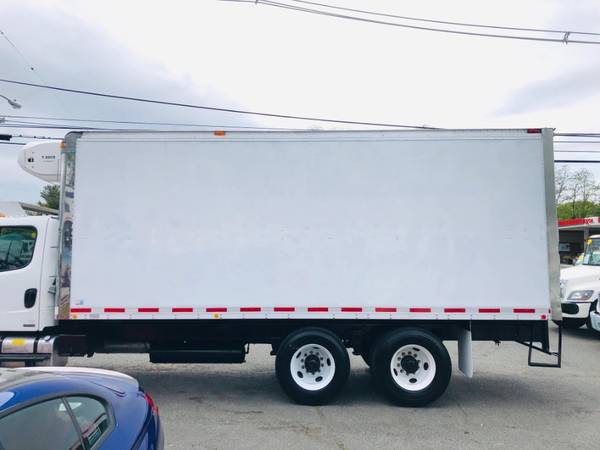 2005 FREIGHTLINER M2 22FT THERMO KING 53K MI... for sale in South Amboy, NY – photo 7