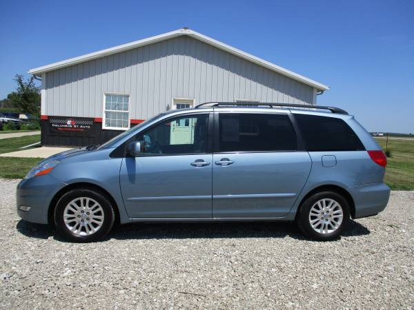 TOYOTA SIENNA XLE -ONE OWNER!! Runs Excellent! Loaded!! for sale in Crawfordsville, IA – photo 2