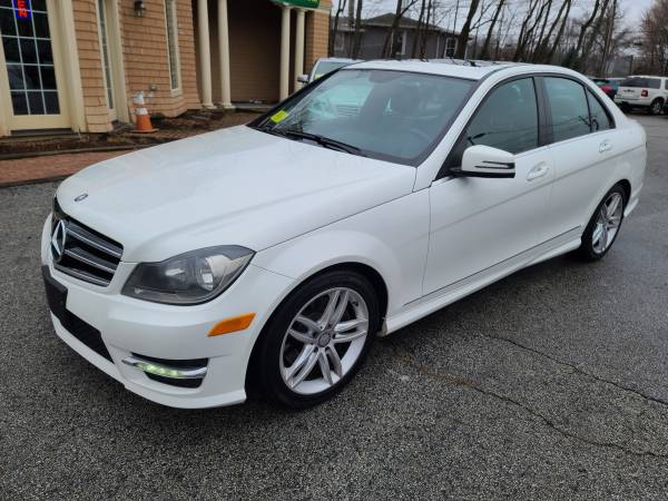 2014 Mercedes C300 4matic clean Carfax great price for sale in Rowley, MA