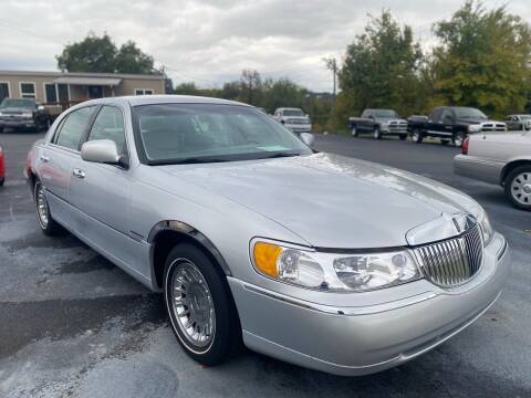 2000 LINCOLN TOWN CAR CARTIER - - by dealer - vehicle for sale in Sevierville, TN
