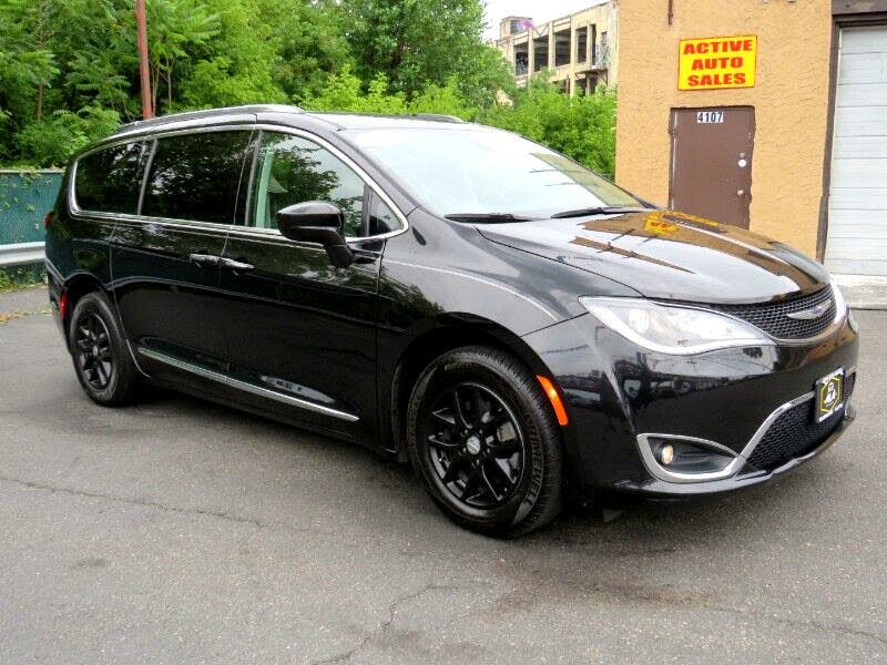 2020 Chrysler Pacifica Touring L FWD for sale in Philadelphia, PA – photo 5