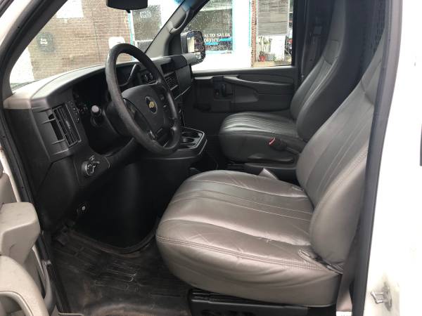 🚗 2010 CHEVROLET EXPRESS CARGO 1500 for sale in Milford, CT – photo 19