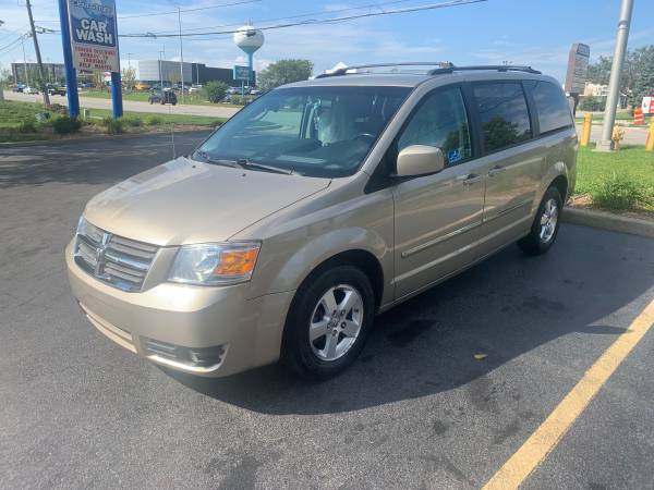 2009 DODGE GRAND CARAVAN WITH SWIVEL AND GO SEATS HARD TO FIND for sale in Orland Park, IL – photo 3
