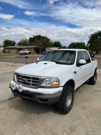 Clean 2001 Ford Supercrew for sale in Las Cruces, NM – photo 3