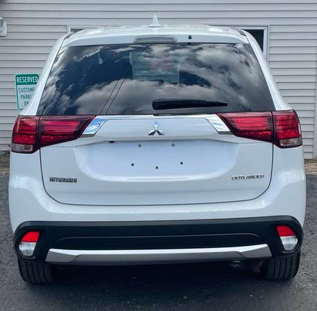 2018 Mitsubishi Outlander ES AWD w/back up camera and 3rd row seats for sale in Attleboro, RI – photo 13