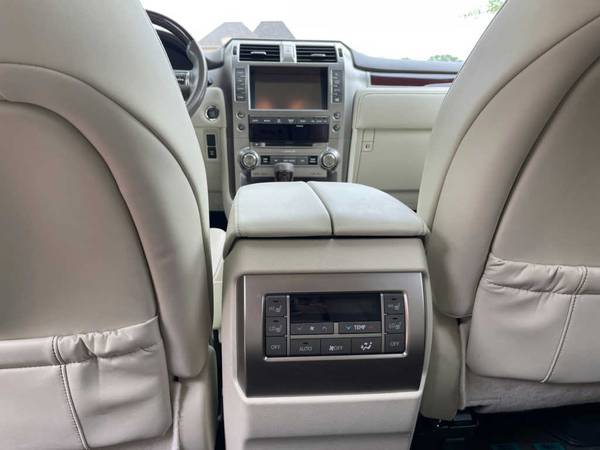 Outstanding condition! 2019 Lexus GX 460 SUV 31, 200 low miles - cars for sale in McAllen, TX – photo 3