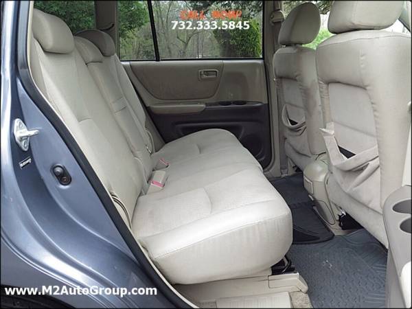2004 Toyota Highlander Base AWD 4dr SUV V6 w/3rd Row for sale in East Brunswick, NY – photo 12