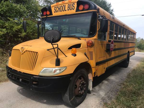 05 International 49 passenger school bus for sale in Tyro, KY – photo 2