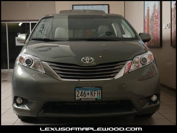 2013 Toyota Sienna XLE for sale in Maplewood, MN – photo 3